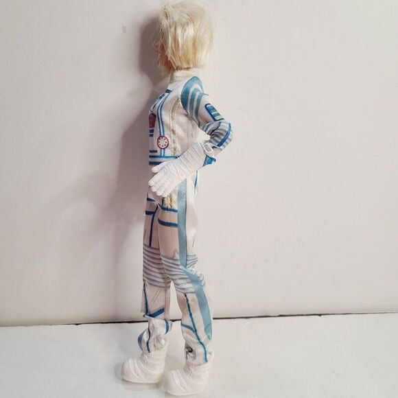 2015 MATTEL Barbie Career 60th Anniversary Astronault Doll Moon Boots - Picture 4 of 12